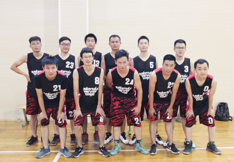 新站高新区职工篮球比赛进行中 PA视讯集团官网健儿再战告捷