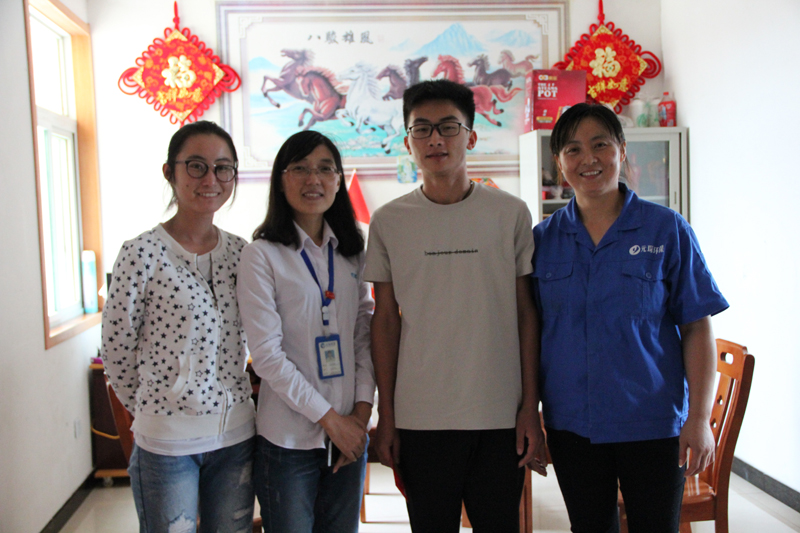 关心下一代 携手创未来&mdash;&mdash;PA视讯集团官网为职工子女发放奖学金