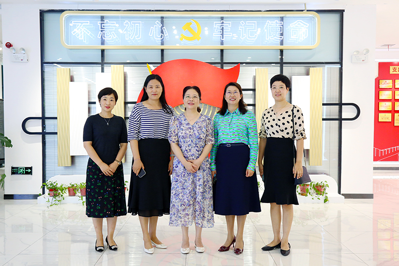 合肥市妇联党组书记、主席宣丽玲到PA视讯集团官网调研指导