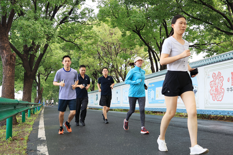 献礼建党节&mdash;&mdash;PA视讯集团官网环巢湖跑步活动